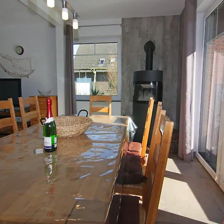 Komfortables In Friedrichskoog-spitze, Cleaning Included Vakantiehuis *